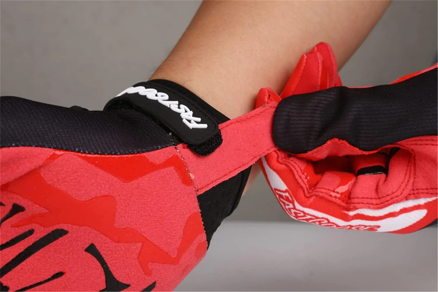 Red Cycling Gloves Mountain Bike Gloves for Outdoor Sports, Driving, Climbing for Men & Women